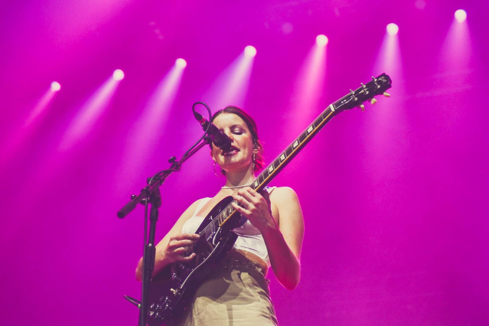 Řev, nadšení i slzy dojetí. 5 Seconds Of Summer dorazili do Prahy