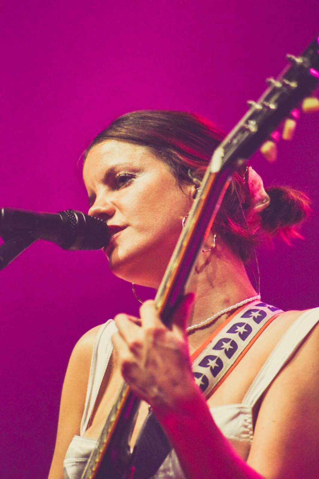 Řev, nadšení i slzy dojetí. 5 Seconds Of Summer dorazili do Prahy