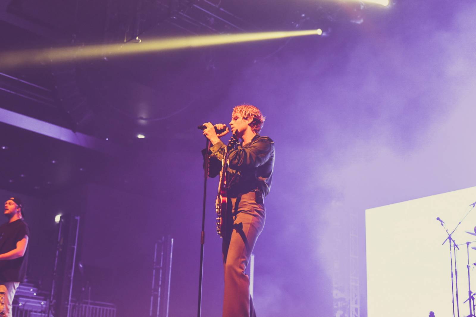 Řev, nadšení i slzy dojetí. 5 Seconds Of Summer dorazili do Prahy