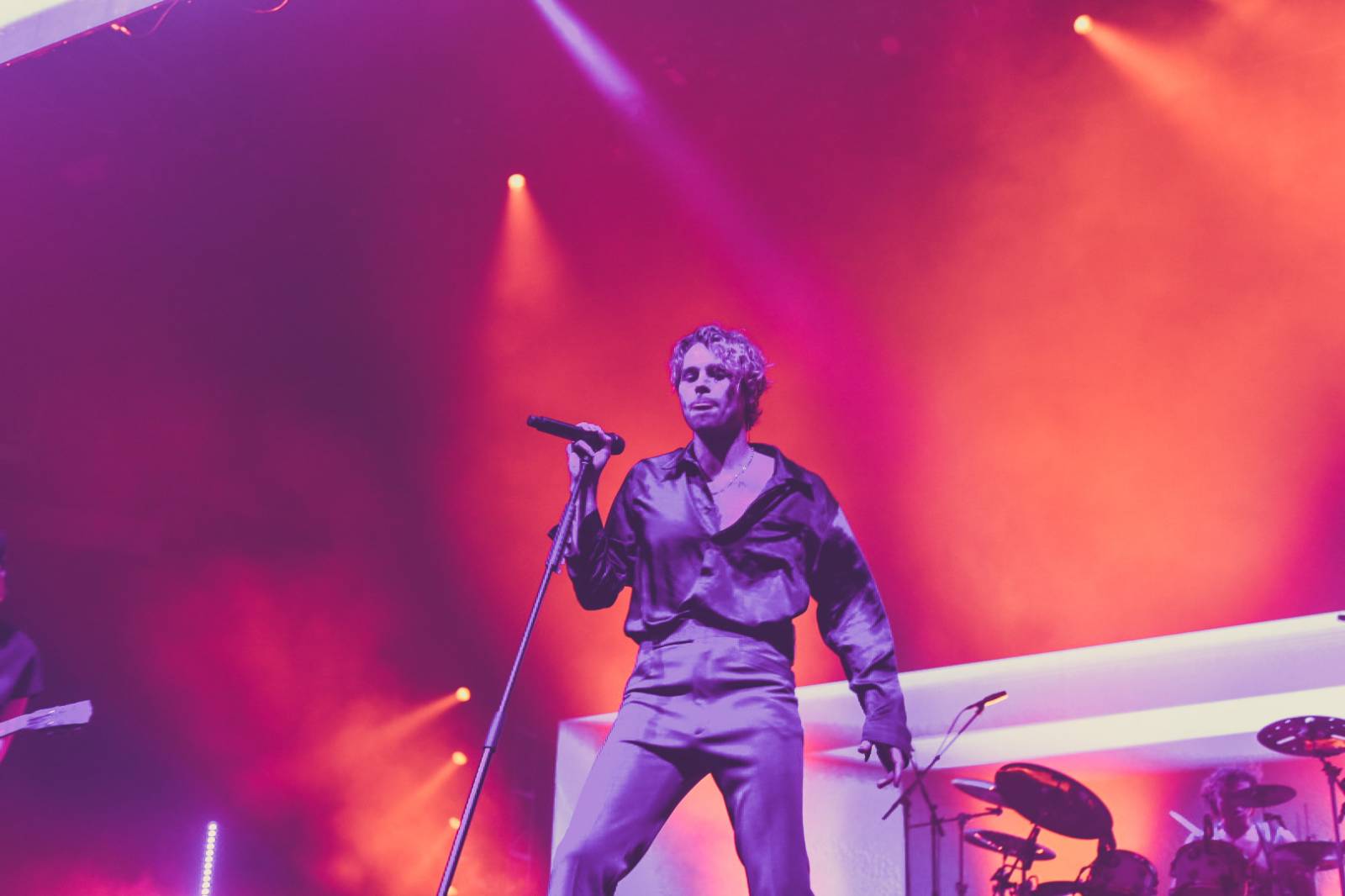 Řev, nadšení i slzy dojetí. 5 Seconds Of Summer dorazili do Prahy