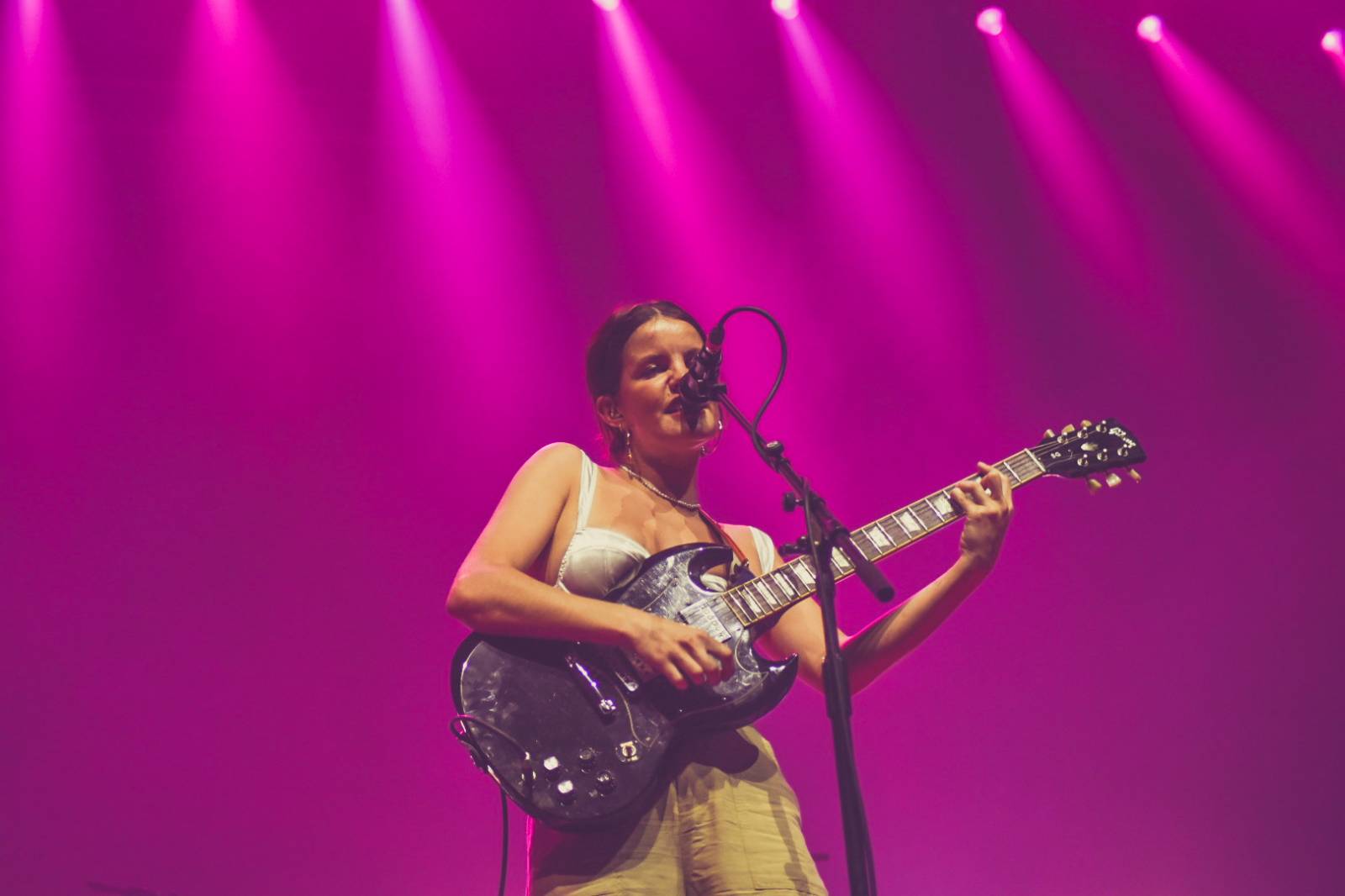 Řev, nadšení i slzy dojetí. 5 Seconds Of Summer dorazili do Prahy