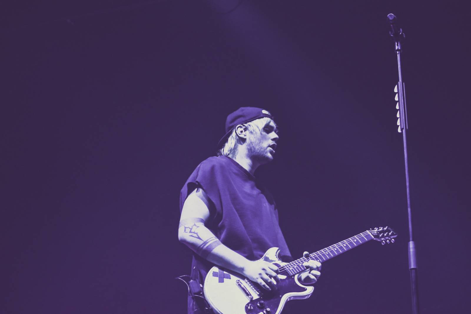 Řev, nadšení i slzy dojetí. 5 Seconds Of Summer dorazili do Prahy