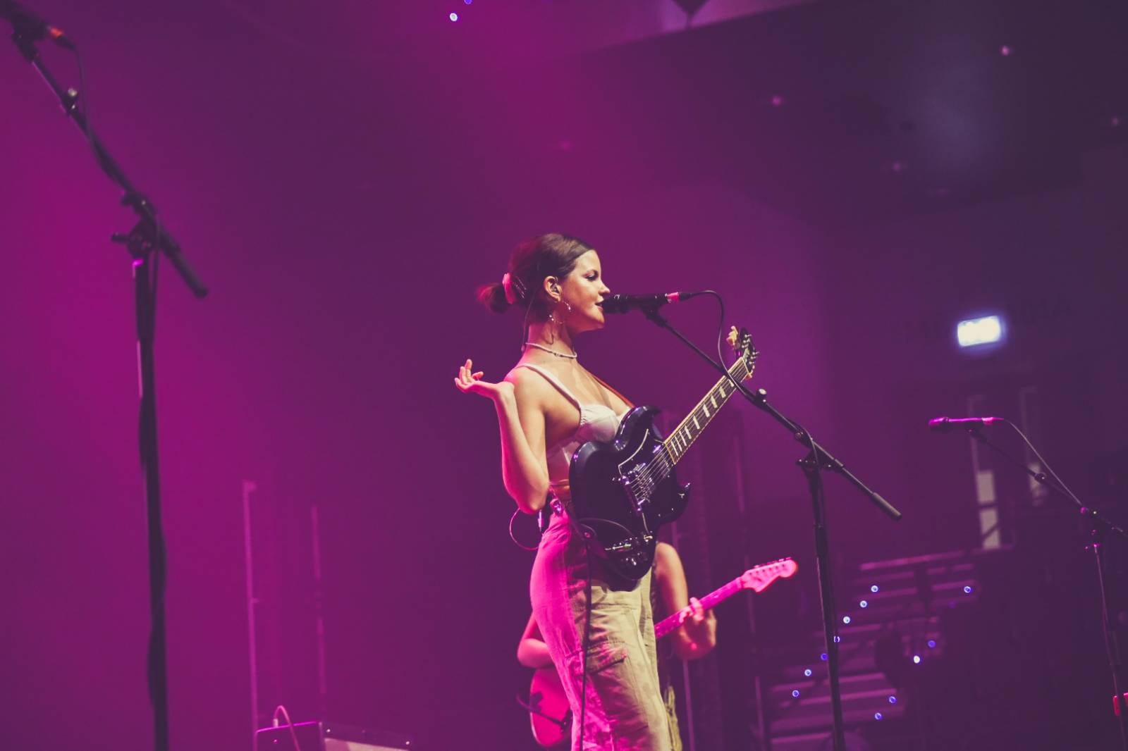 Řev, nadšení i slzy dojetí. 5 Seconds Of Summer dorazili do Prahy