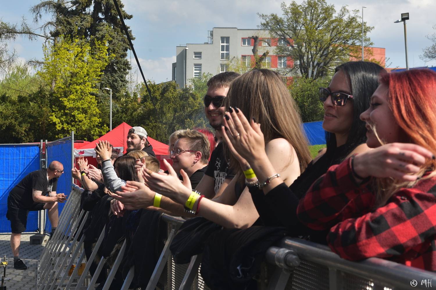 První letošní velká open-air akce v Plzni. Za Plazou vystoupili Hi-Fly, Kurtizány z 25. Avenue, Krucipüsk i Trautenberk