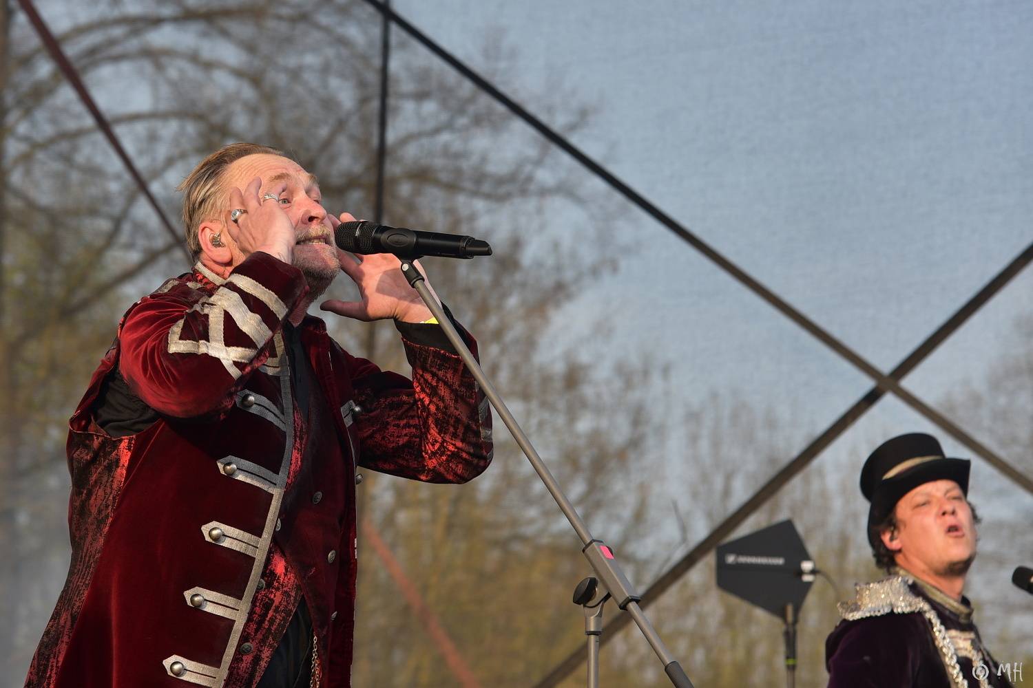 První letošní velká open-air akce v Plzni. Za Plazou vystoupili Hi-Fly, Kurtizány z 25. Avenue, Krucipüsk i Trautenberk