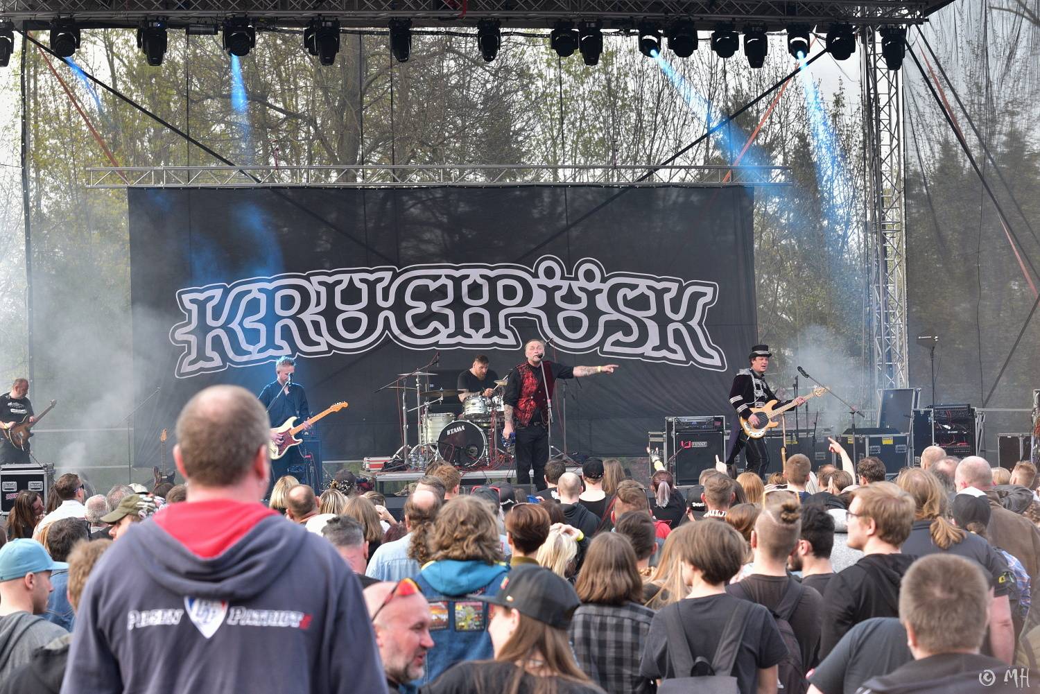 První letošní velká open-air akce v Plzni. Za Plazou vystoupili Hi-Fly, Kurtizány z 25. Avenue, Krucipüsk i Trautenberk