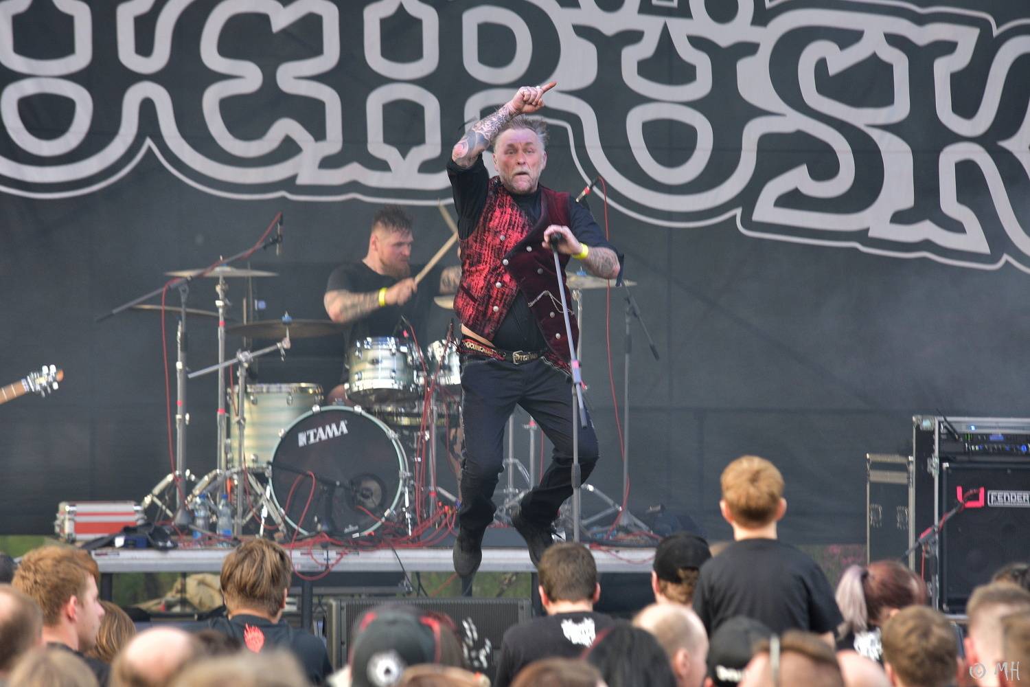 První letošní velká open-air akce v Plzni. Za Plazou vystoupili Hi-Fly, Kurtizány z 25. Avenue, Krucipüsk i Trautenberk