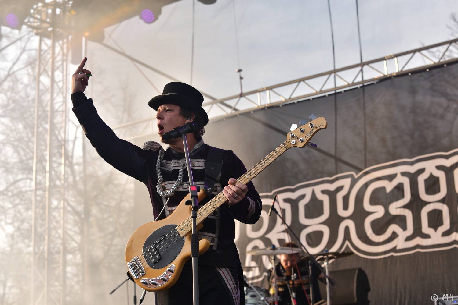 První letošní velká open-air akce v Plzni. Za Plazou vystoupili Hi-Fly, Kurtizány z 25. Avenue, Krucipüsk i Trautenberk