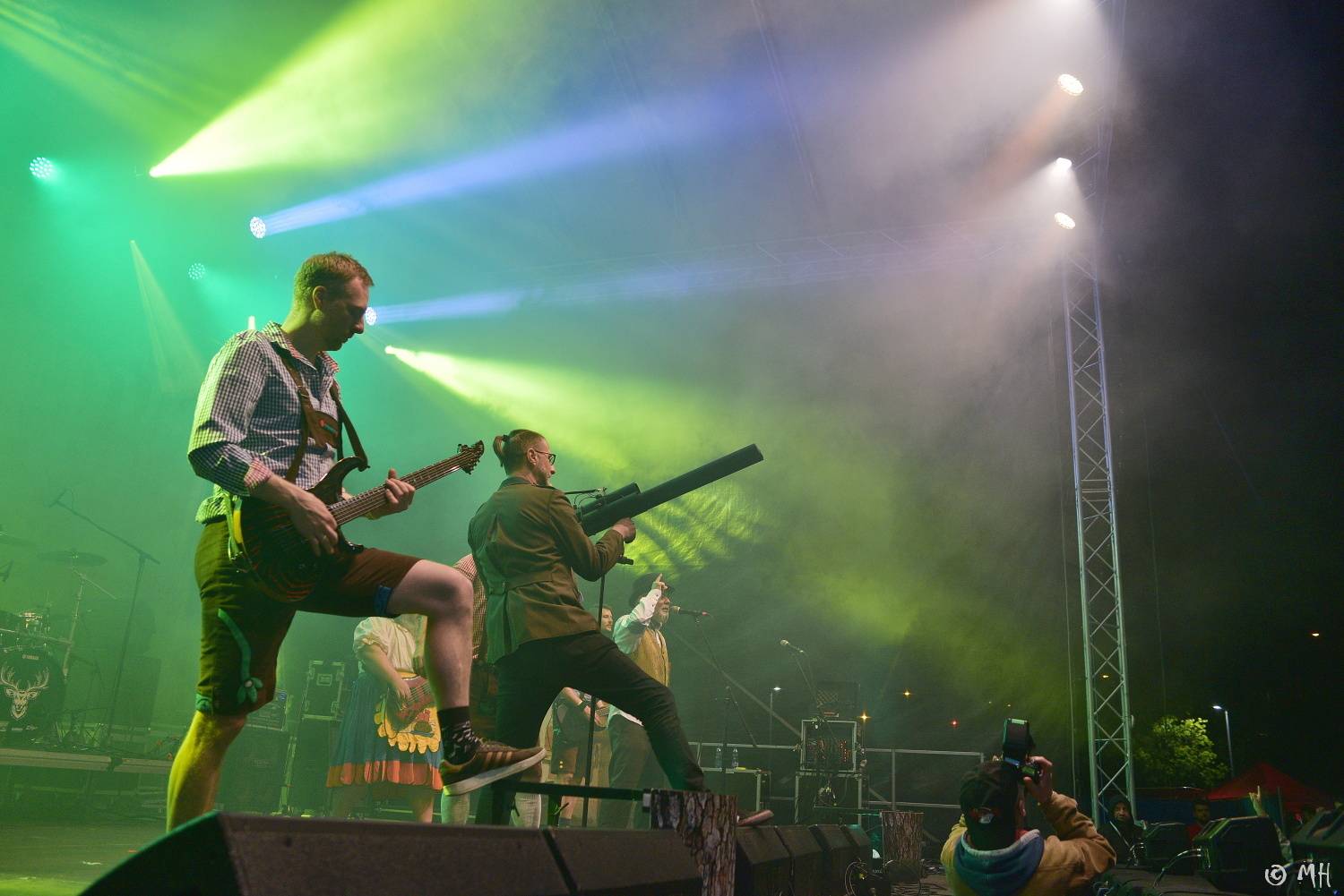 První letošní velká open-air akce v Plzni. Za Plazou vystoupili Hi-Fly, Kurtizány z 25. Avenue, Krucipüsk i Trautenberk