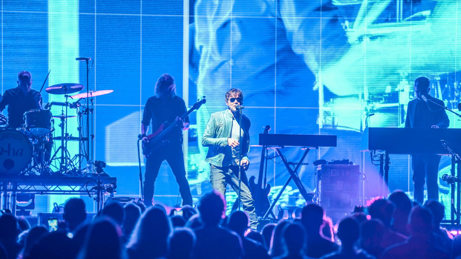 S A-ha si zpívala celá O2 arena, původní členové zahráli největší hity včetně Take On Me