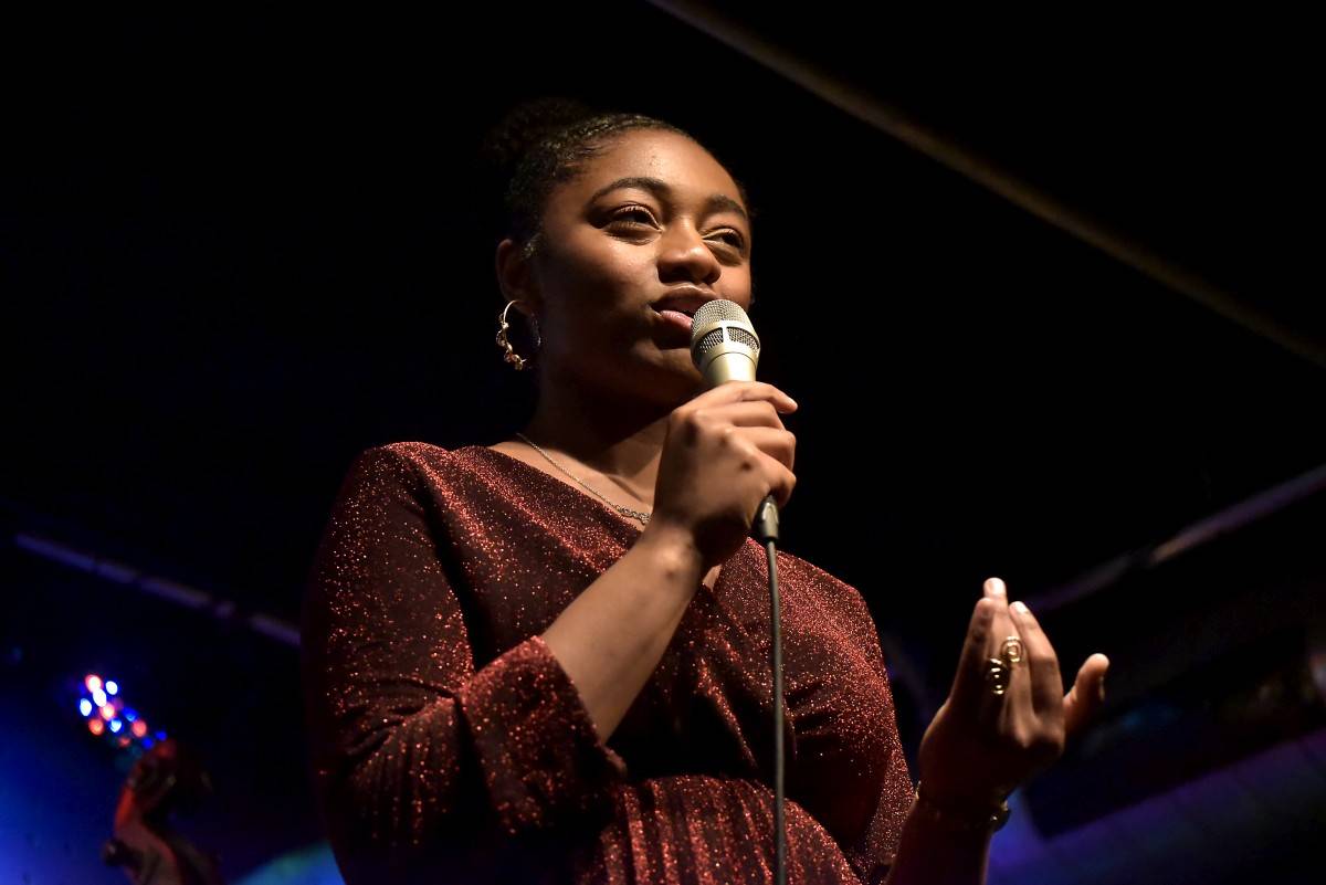 Samara Joy předvedla vyprodanému Jazz Docku svůj sametový hlas, vystoupila s Quartetem