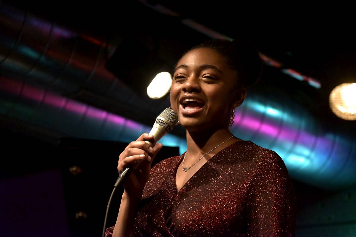 Samara Joy předvedla vyprodanému Jazz Docku svůj sametový hlas, vystoupila s Quartetem