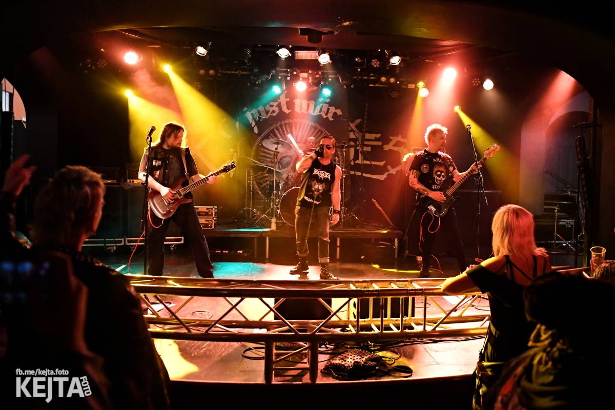 Bestie zvaná The Casualties zaútočila na pražské Futurum, drsné pogo neznalo mezí