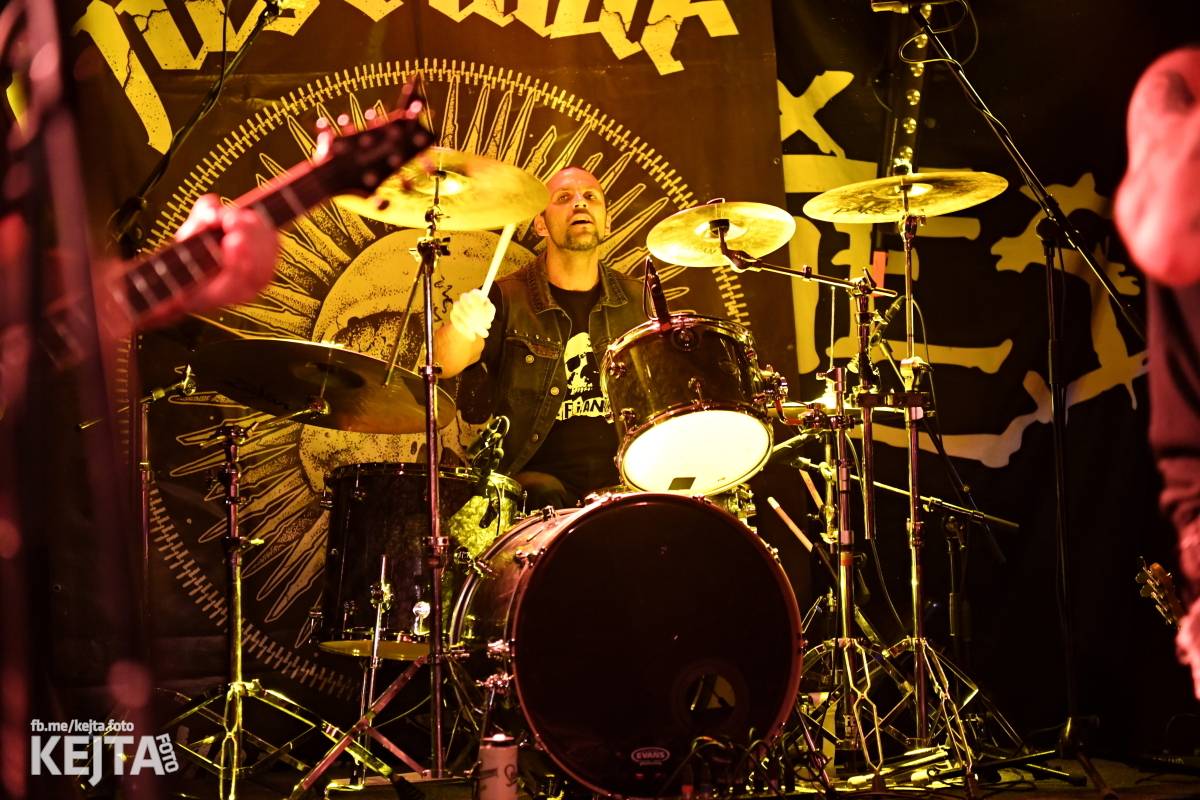 Bestie zvaná The Casualties zaútočila na pražské Futurum, drsné pogo neznalo mezí