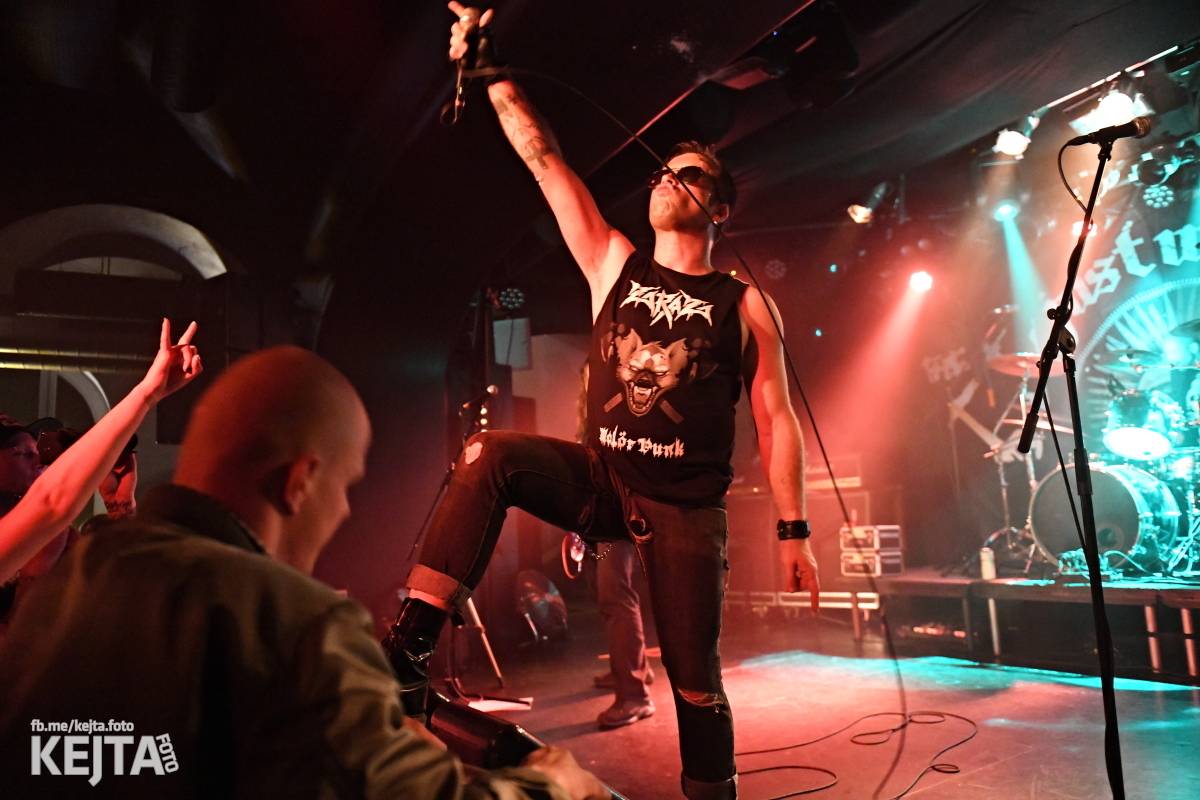 Bestie zvaná The Casualties zaútočila na pražské Futurum, drsné pogo neznalo mezí