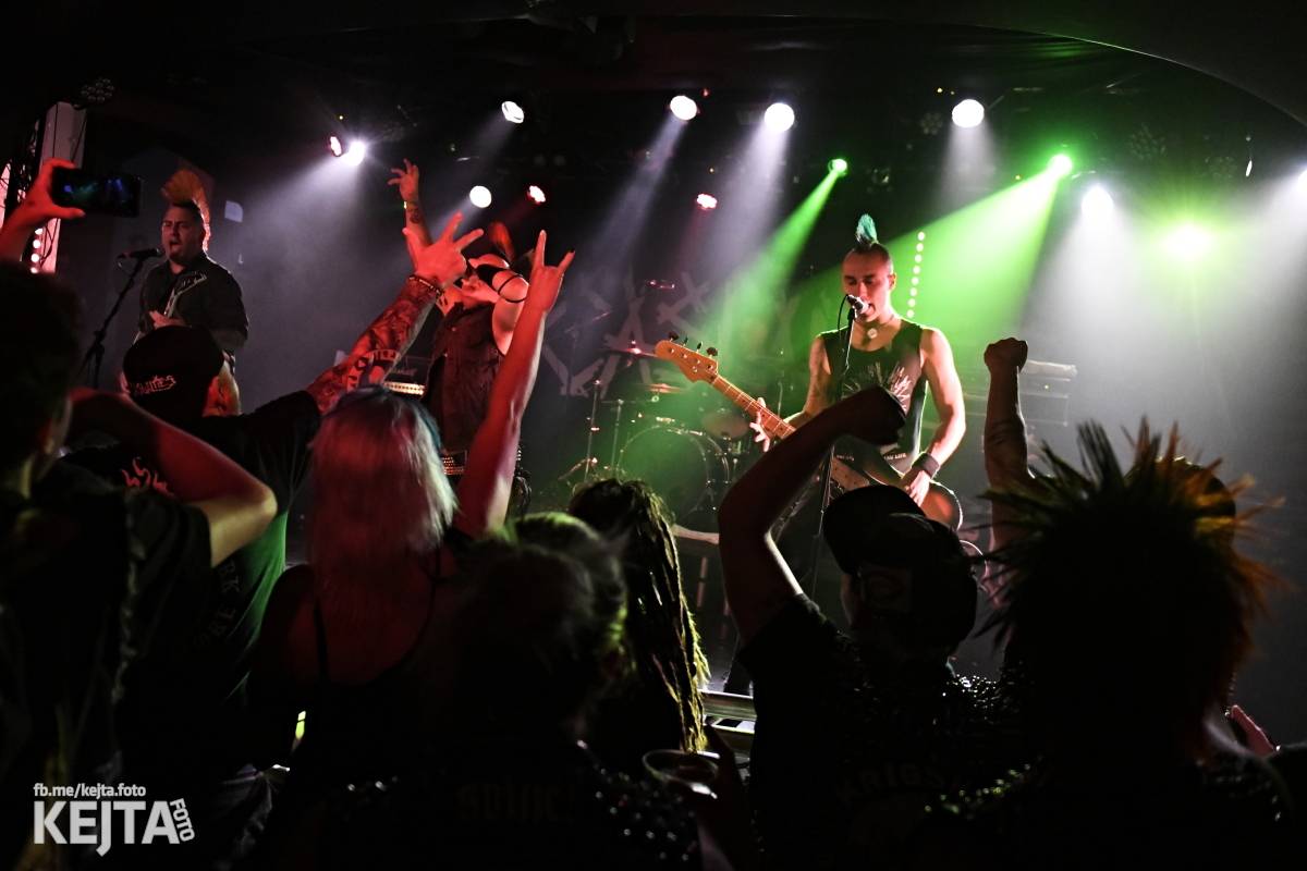 Bestie zvaná The Casualties zaútočila na pražské Futurum, drsné pogo neznalo mezí