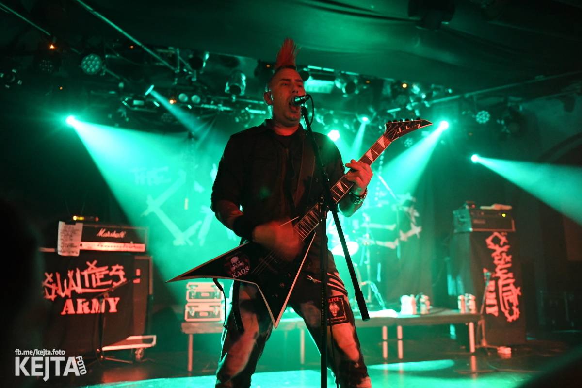 Bestie zvaná The Casualties zaútočila na pražské Futurum, drsné pogo neznalo mezí