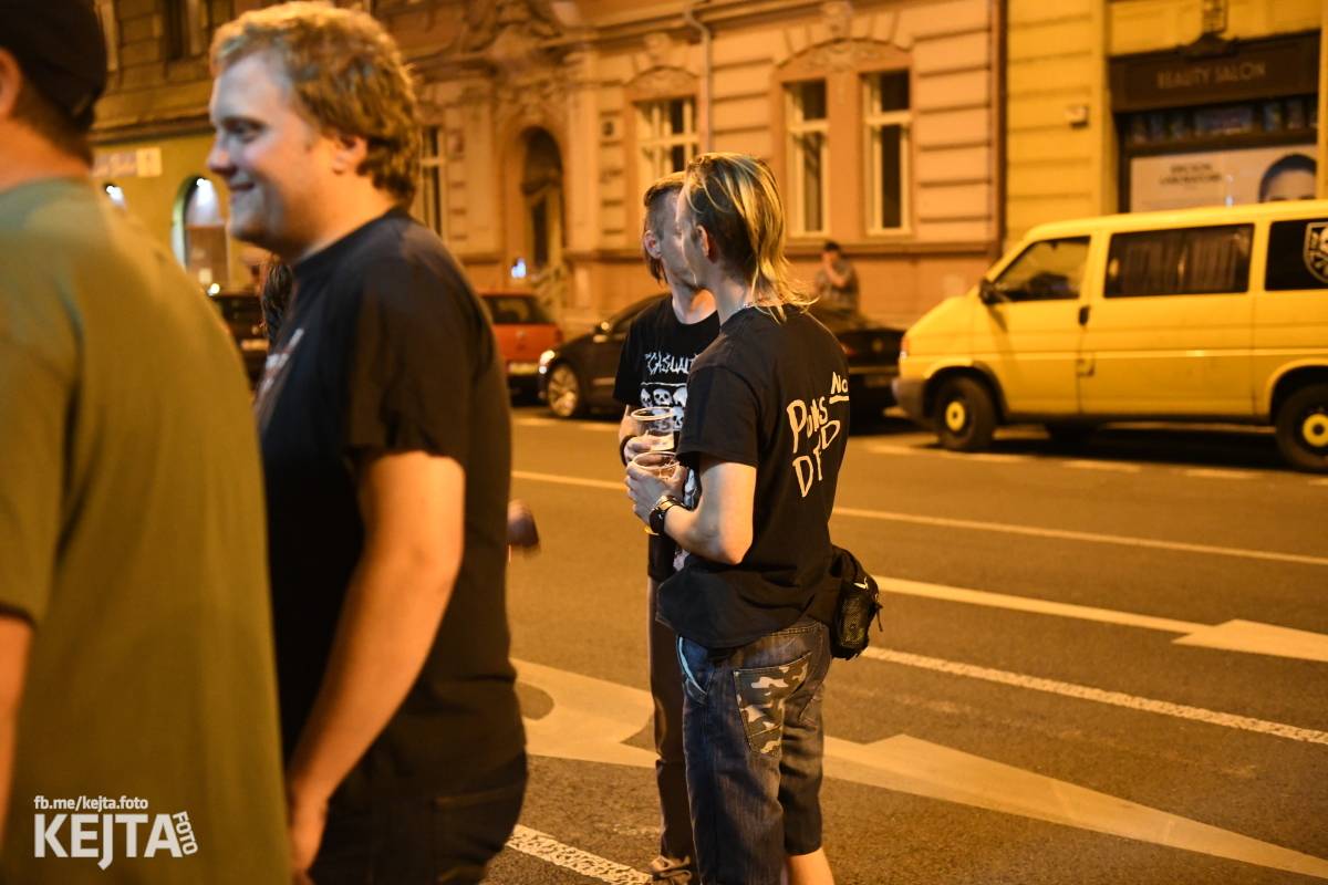 Bestie zvaná The Casualties zaútočila na pražské Futurum, drsné pogo neznalo mezí