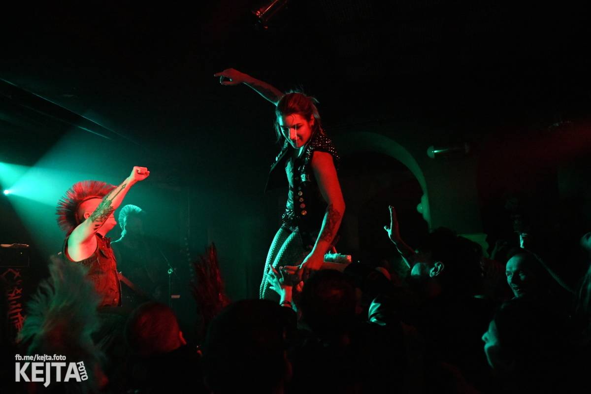 Bestie zvaná The Casualties zaútočila na pražské Futurum, drsné pogo neznalo mezí