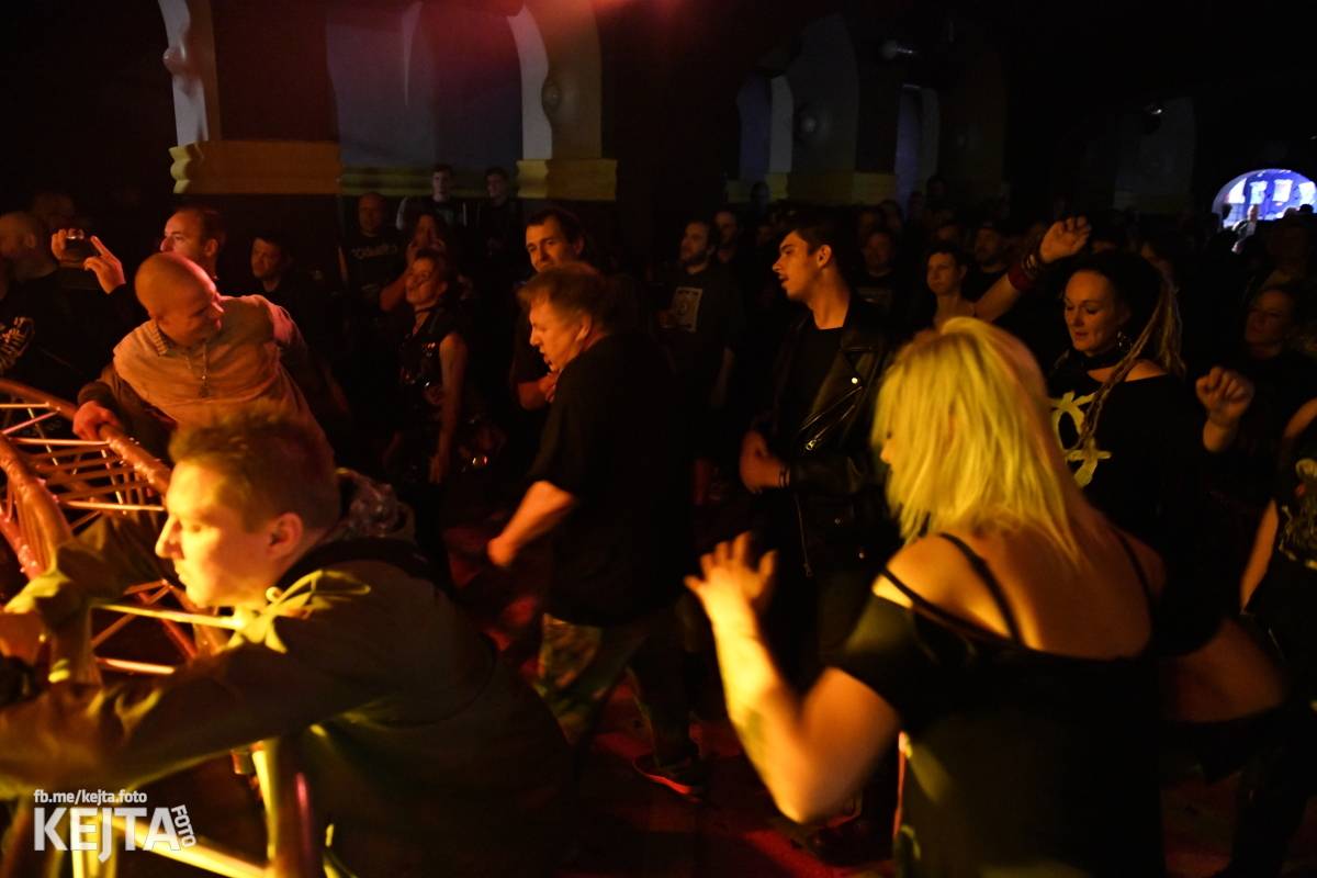 Bestie zvaná The Casualties zaútočila na pražské Futurum, drsné pogo neznalo mezí