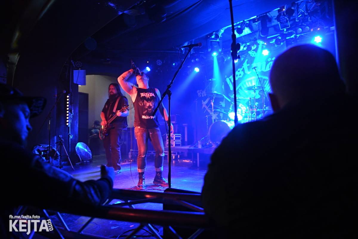 Bestie zvaná The Casualties zaútočila na pražské Futurum, drsné pogo neznalo mezí