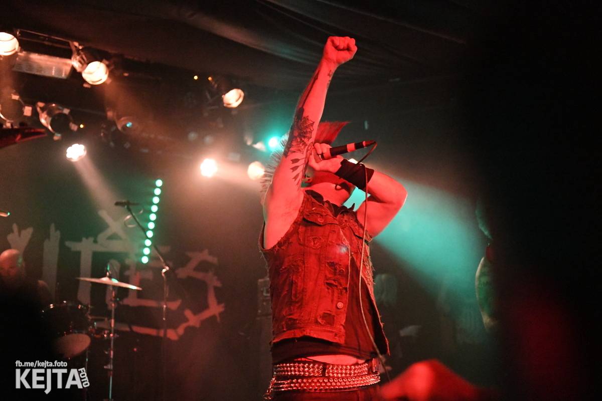 Bestie zvaná The Casualties zaútočila na pražské Futurum, drsné pogo neznalo mezí