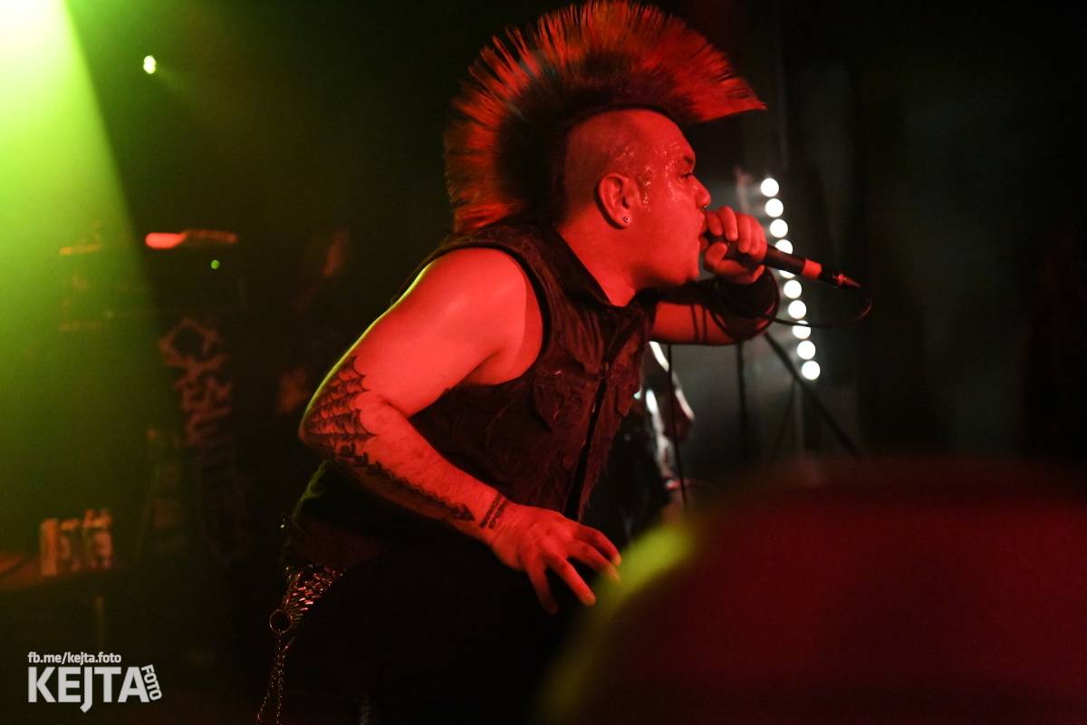 Bestie zvaná The Casualties zaútočila na pražské Futurum, drsné pogo neznalo mezí