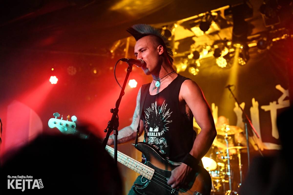 Bestie zvaná The Casualties zaútočila na pražské Futurum, drsné pogo neznalo mezí