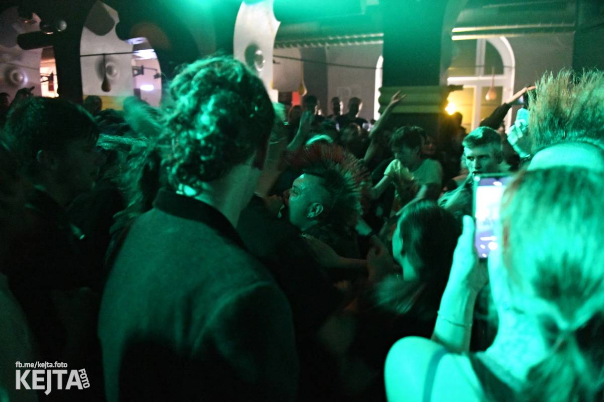 Bestie zvaná The Casualties zaútočila na pražské Futurum, drsné pogo neznalo mezí