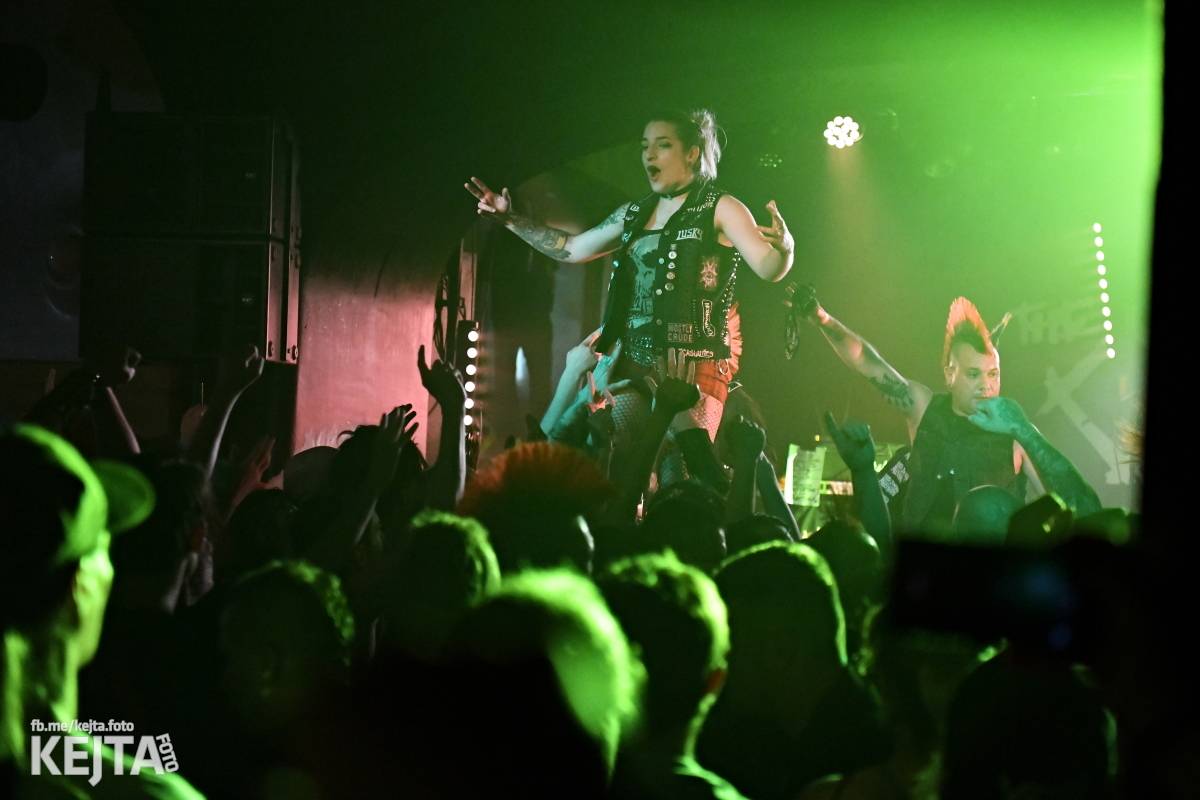 Bestie zvaná The Casualties zaútočila na pražské Futurum, drsné pogo neznalo mezí