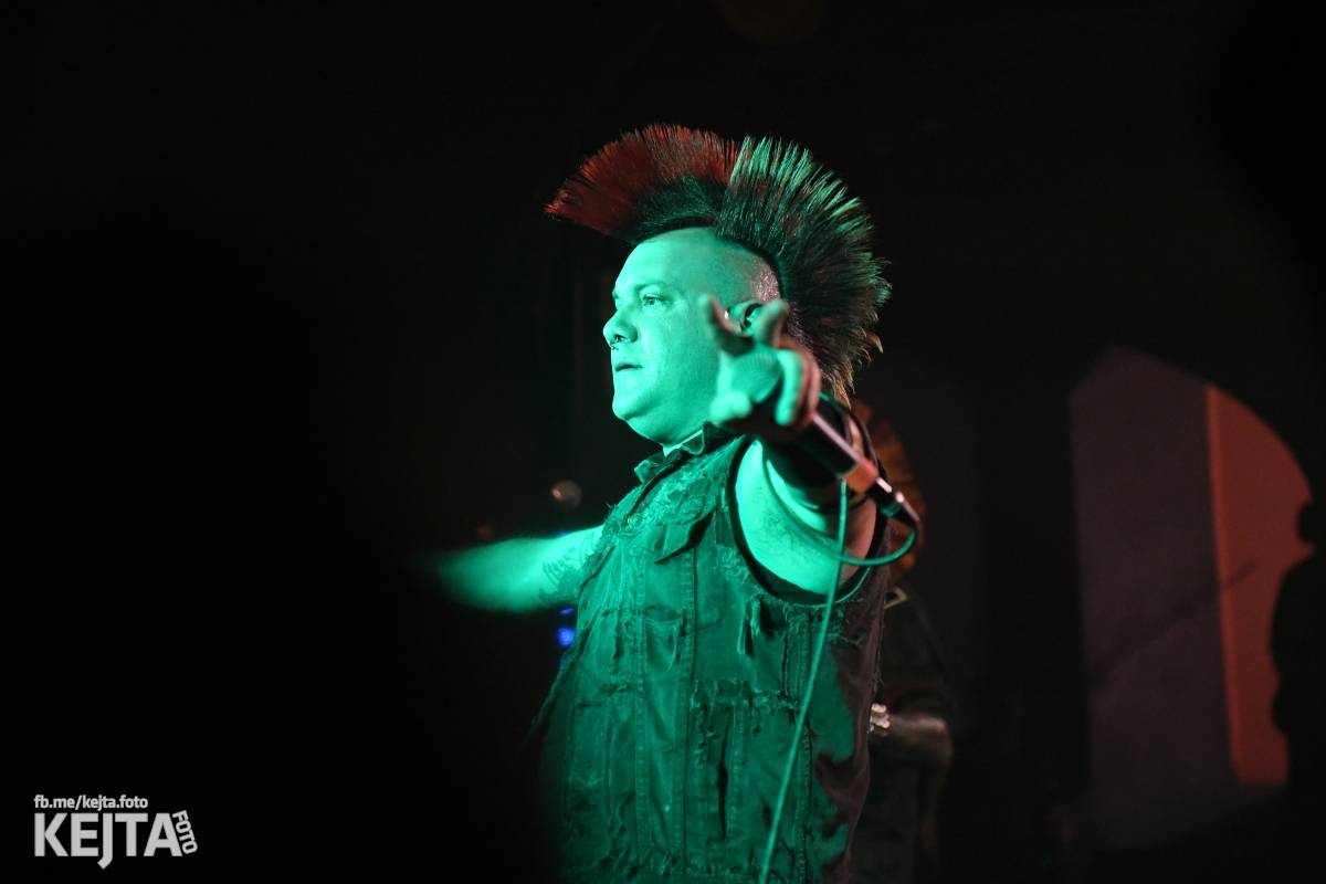 Bestie zvaná The Casualties zaútočila na pražské Futurum, drsné pogo neznalo mezí