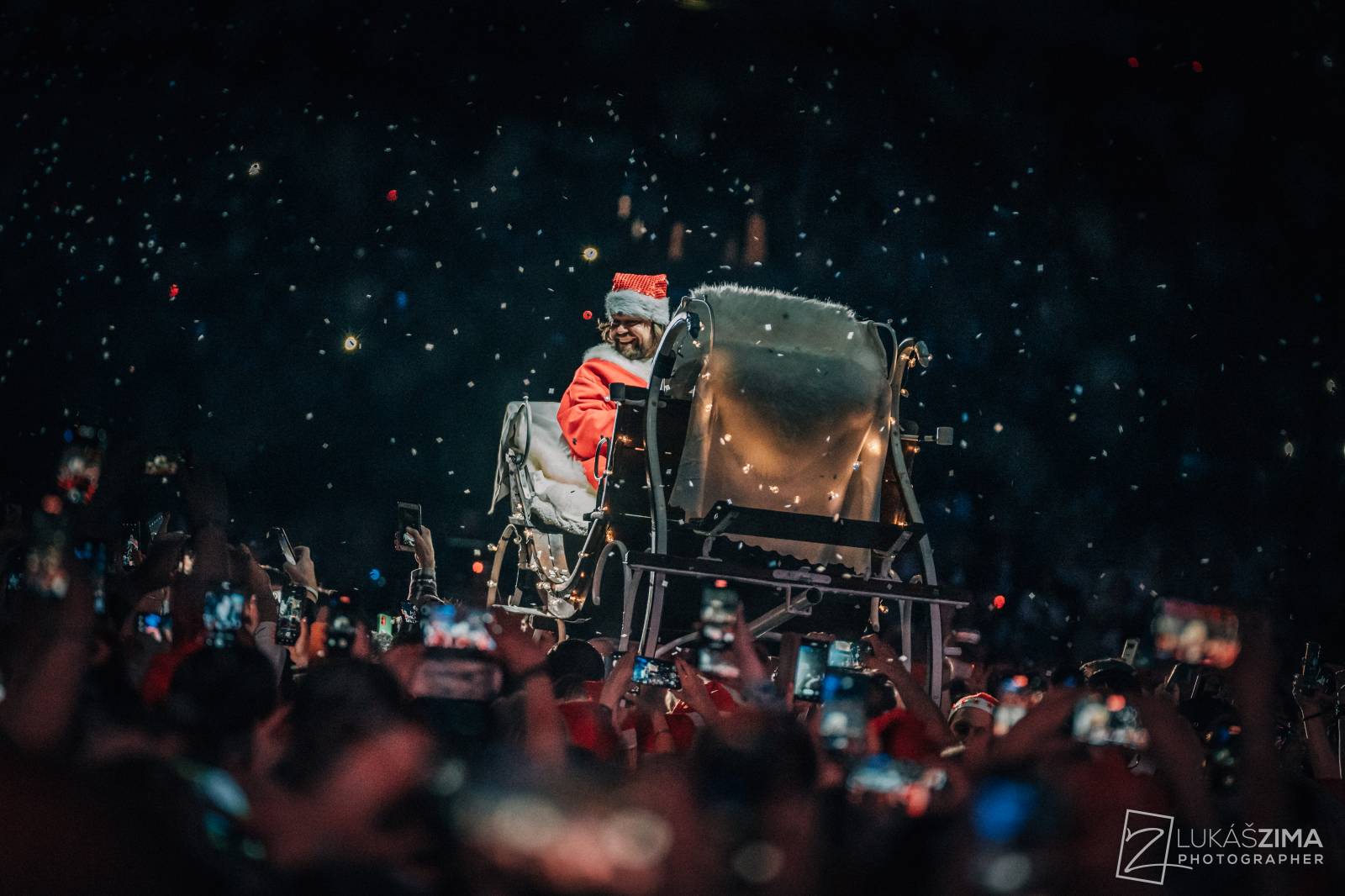 Kryštof si udělali Vánoce v květnu. V O2 areně sněžilo, Richard Krajčo přijel na saních