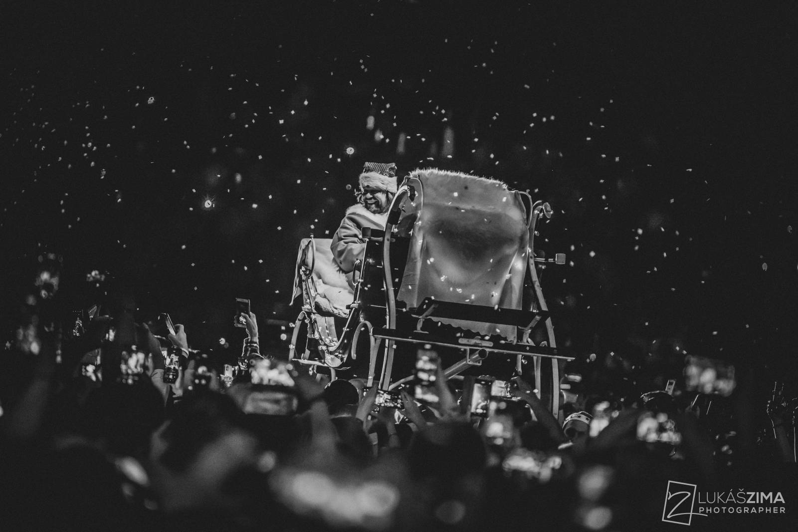 Kryštof si udělali Vánoce v květnu. V O2 areně sněžilo, Richard Krajčo přijel na saních