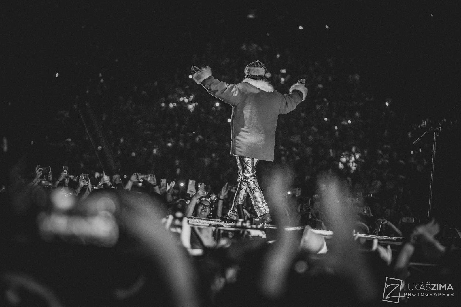 Kryštof si udělali Vánoce v květnu. V O2 areně sněžilo, Richard Krajčo přijel na saních