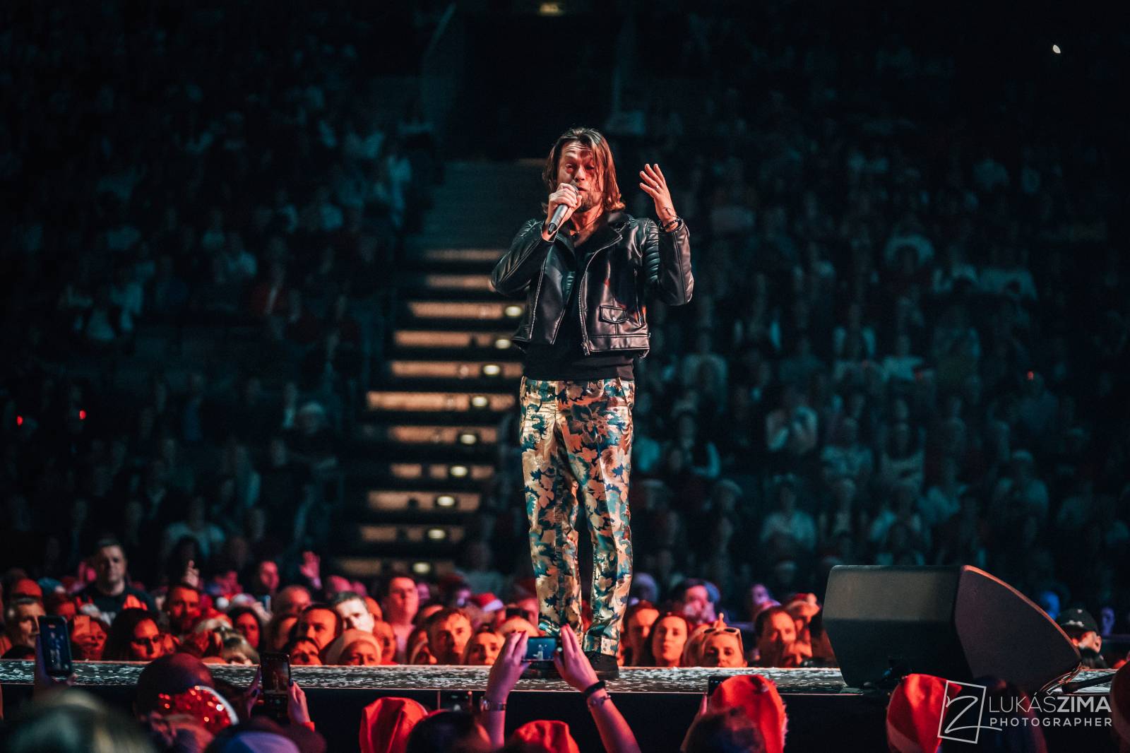 Kryštof si udělali Vánoce v květnu. V O2 areně sněžilo, Richard Krajčo přijel na saních