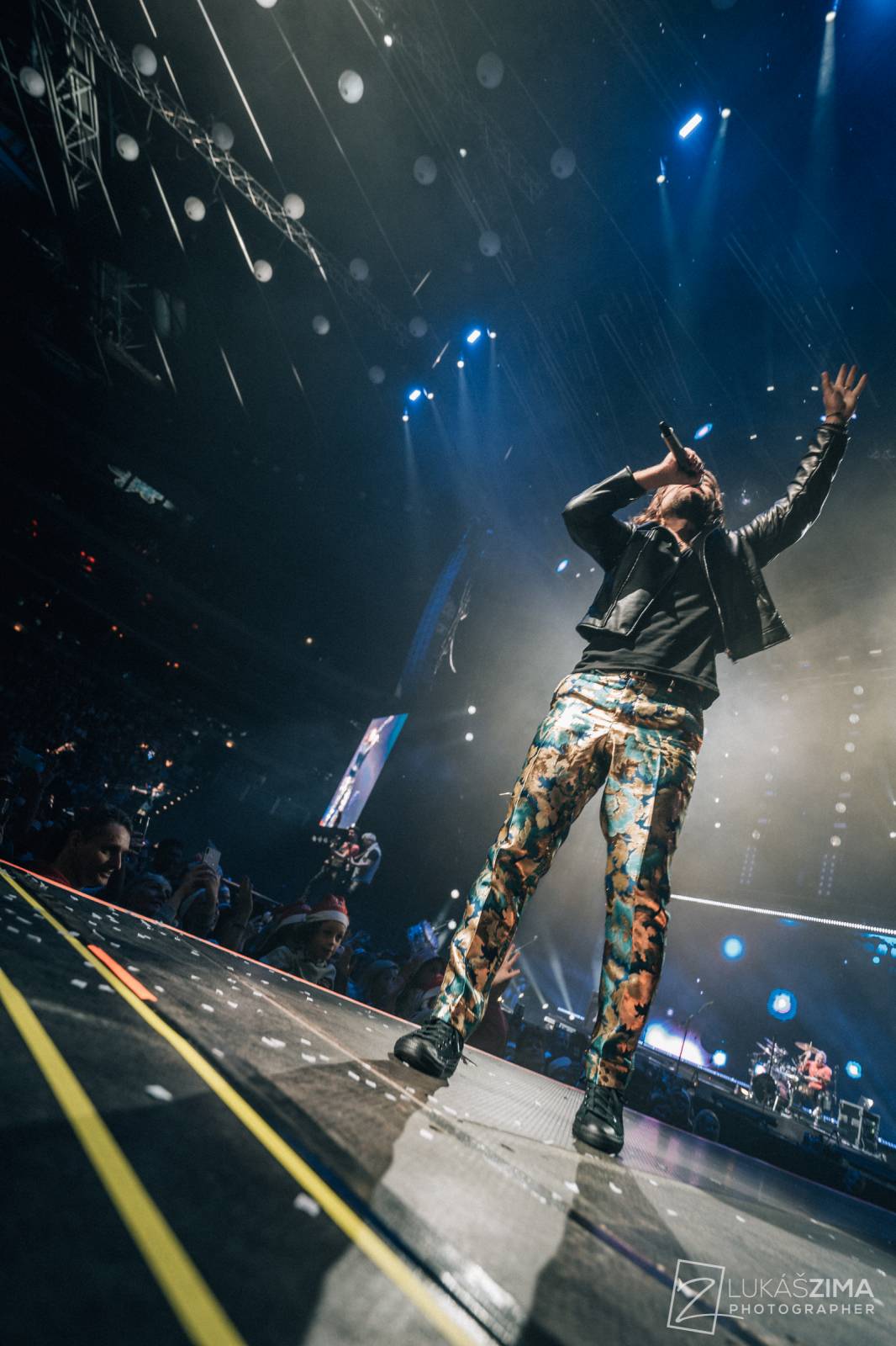 Kryštof si udělali Vánoce v květnu. V O2 areně sněžilo, Richard Krajčo přijel na saních