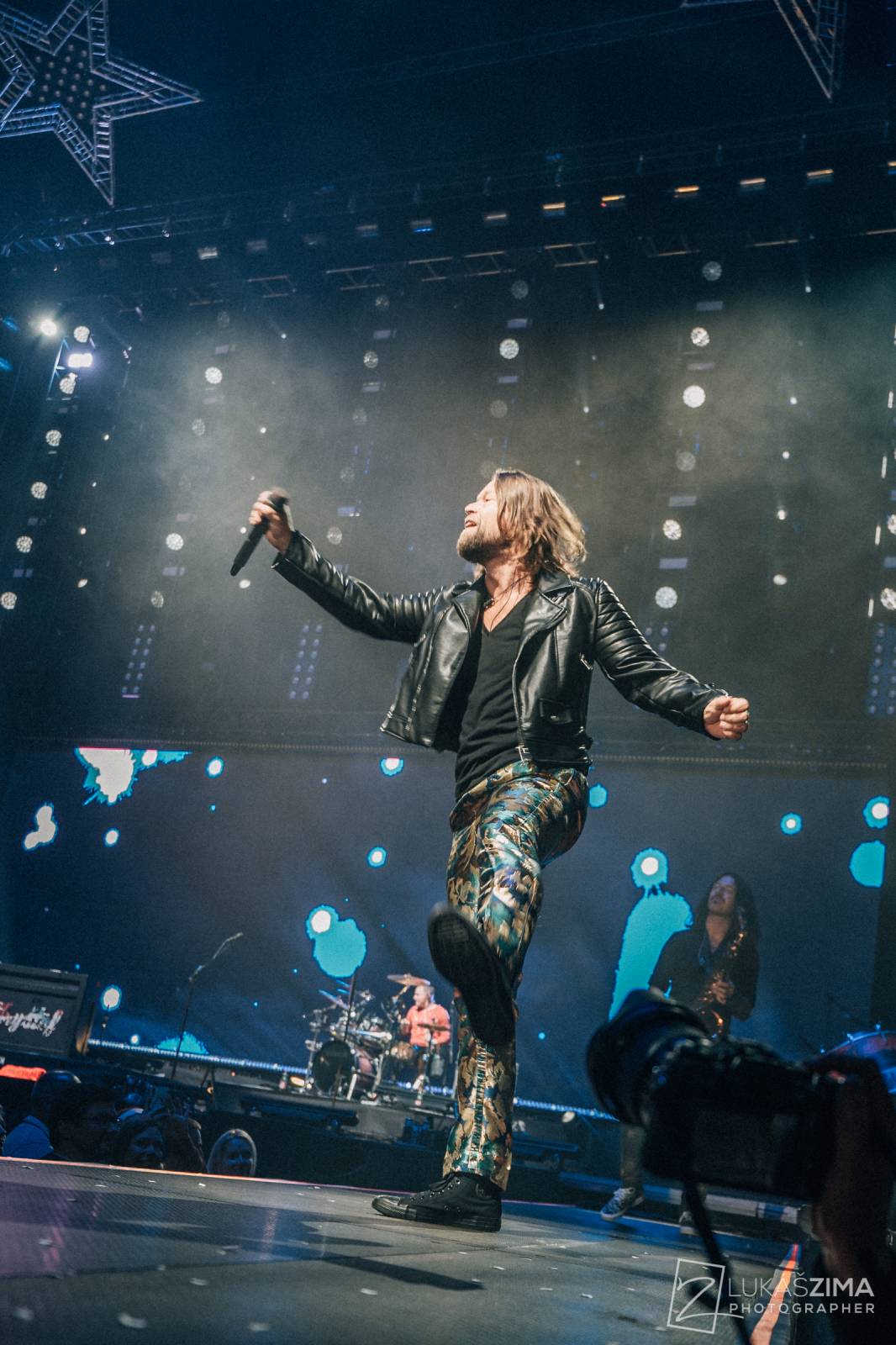 Kryštof si udělali Vánoce v květnu. V O2 areně sněžilo, Richard Krajčo přijel na saních