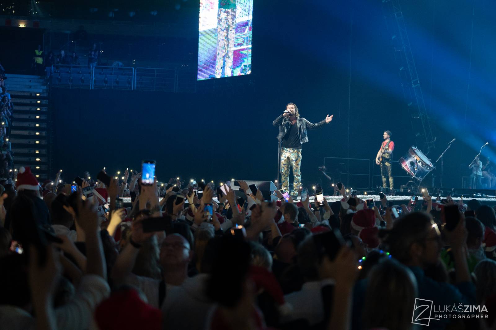 Kryštof si udělali Vánoce v květnu. V O2 areně sněžilo, Richard Krajčo přijel na saních