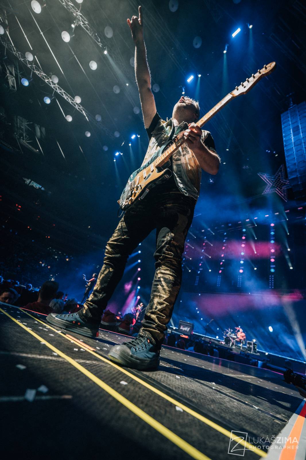 Kryštof si udělali Vánoce v květnu. V O2 areně sněžilo, Richard Krajčo přijel na saních