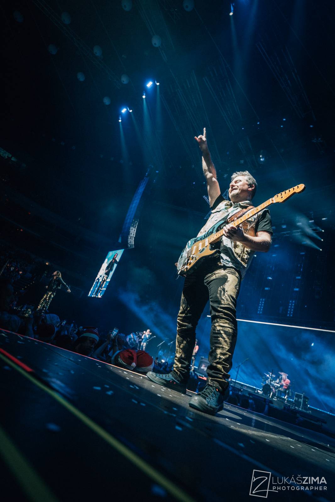 Kryštof si udělali Vánoce v květnu. V O2 areně sněžilo, Richard Krajčo přijel na saních