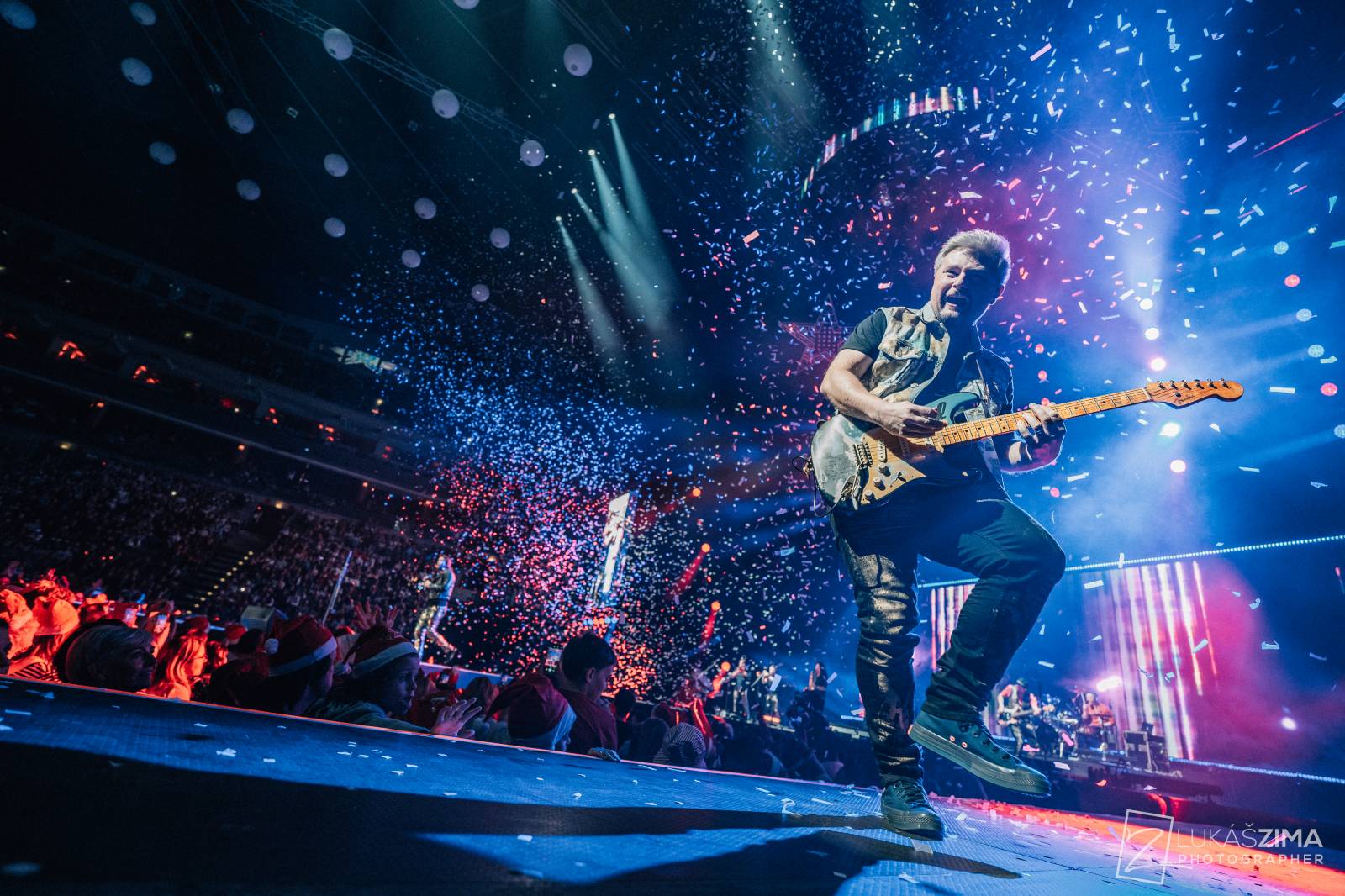 Kryštof si udělali Vánoce v květnu. V O2 areně sněžilo, Richard Krajčo přijel na saních