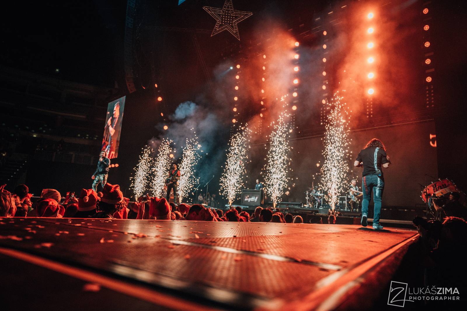 Kryštof si udělali Vánoce v květnu. V O2 areně sněžilo, Richard Krajčo přijel na saních