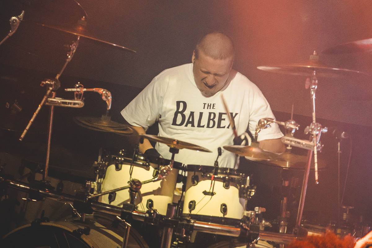 Arakain přijel se svou výroční tour do hanácké metropole. Metalový nářez, ale i lampičky jako v obýváku