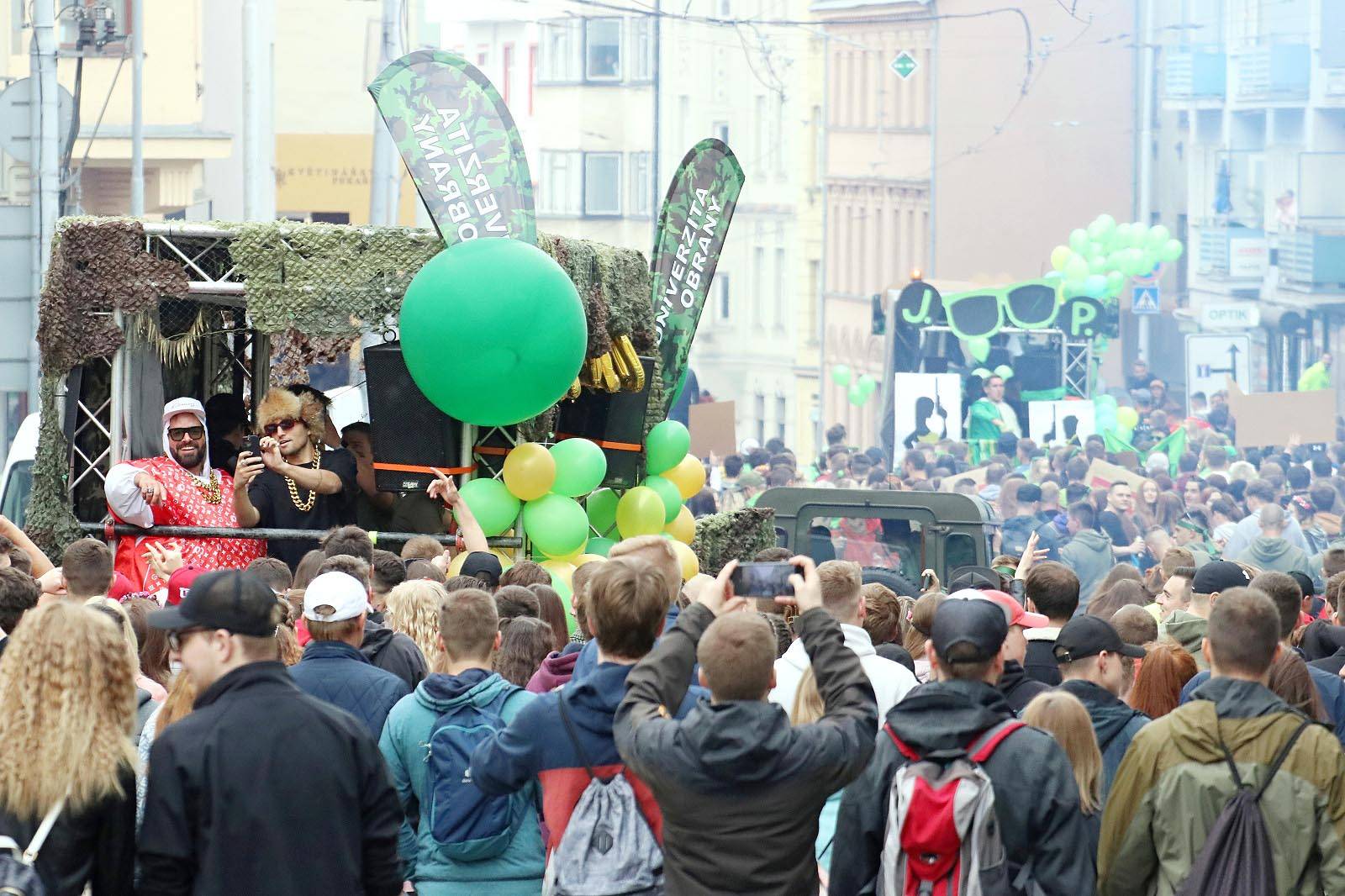 Majáles po třech letech rozburácel Brno, přivezl Kazmu, Mirai i Kapitána Dema