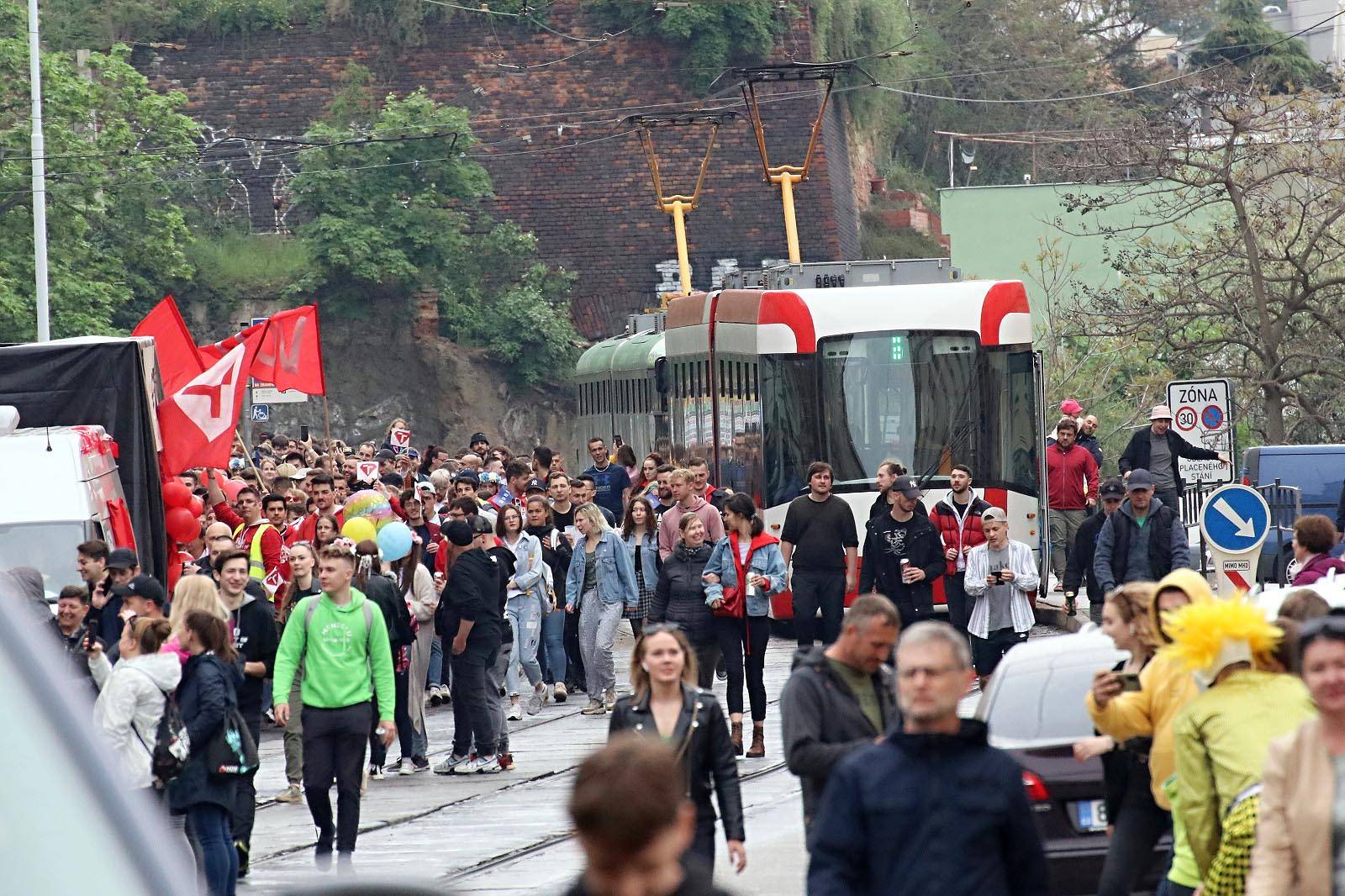 Majáles po třech letech rozburácel Brno, přivezl Kazmu, Mirai i Kapitána Dema
