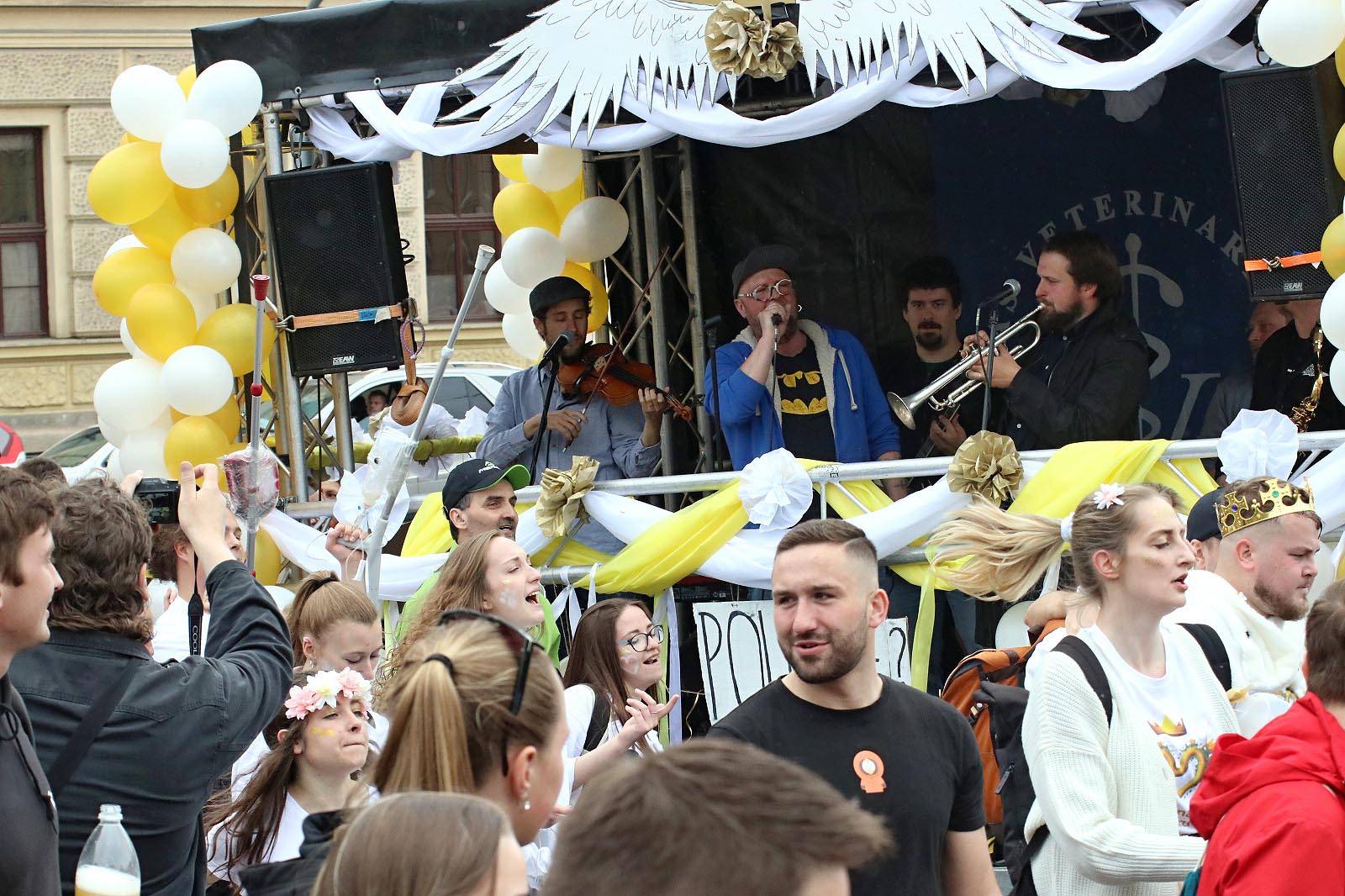 Majáles po třech letech rozburácel Brno, přivezl Kazmu, Mirai i Kapitána Dema