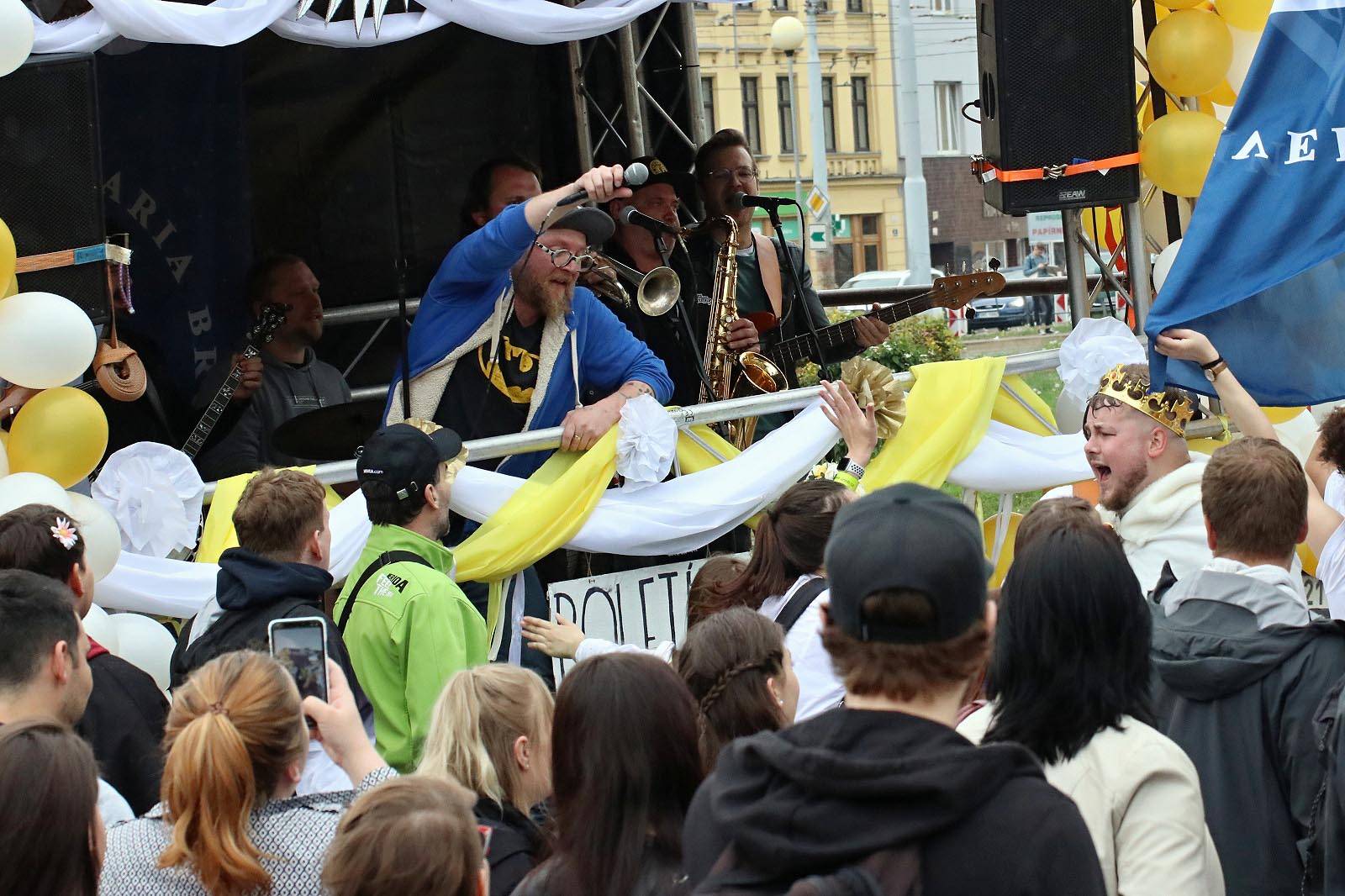 Majáles po třech letech rozburácel Brno, přivezl Kazmu, Mirai i Kapitána Dema