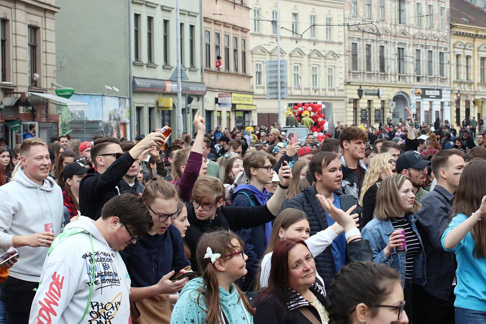 Majáles po třech letech rozburácel Brno, přivezl Kazmu, Mirai i Kapitána Dema