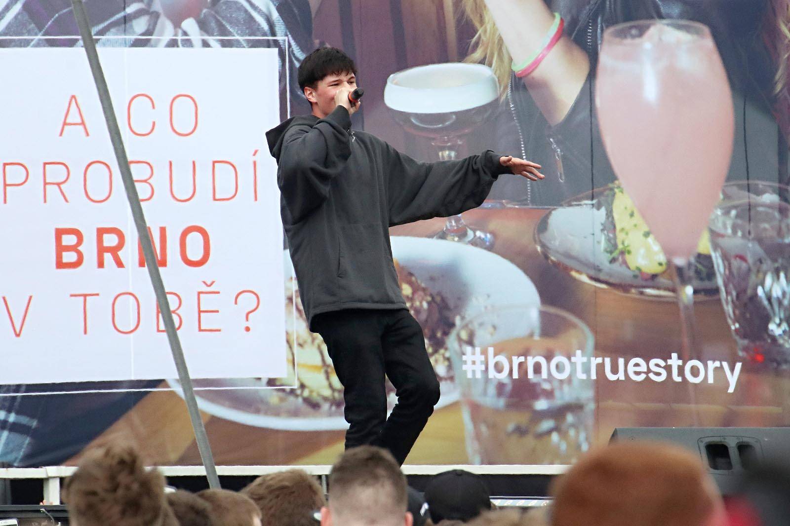 Majáles po třech letech rozburácel Brno, přivezl Kazmu, Mirai i Kapitána Dema