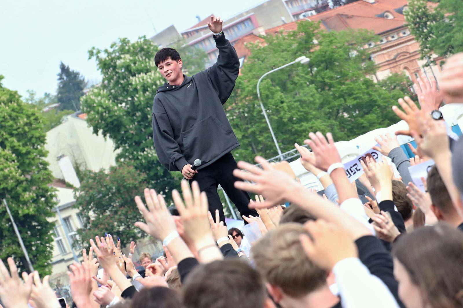 Majáles po třech letech rozburácel Brno, přivezl Kazmu, Mirai i Kapitána Dema